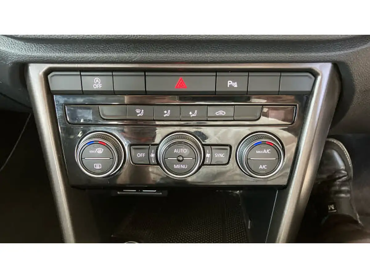 2019-volkswagen-t-roc-16tdi-se-big-63
