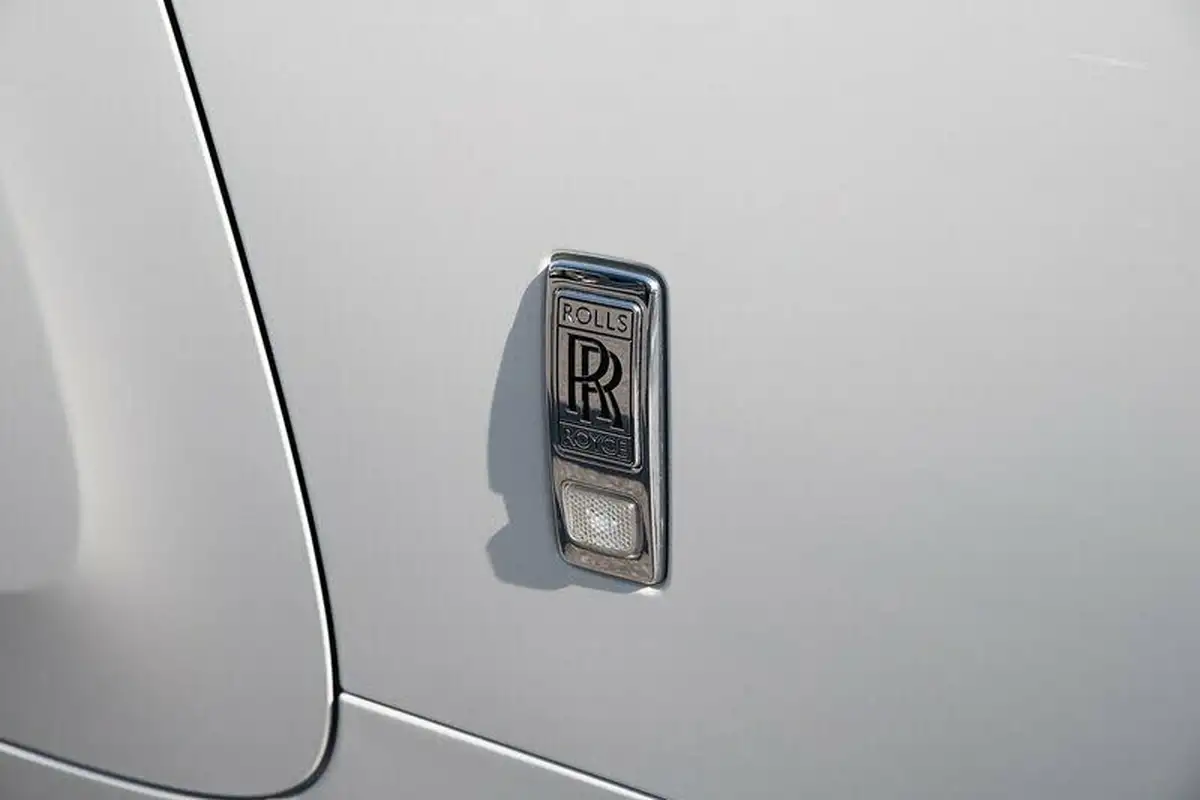 2018-rolls-royce-dawn-66-drophead-big-32