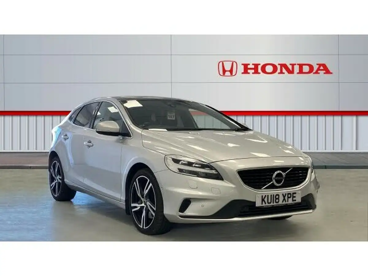 2018-volvo-v40-20td-d3-r-design-pro-geartronic-big-0