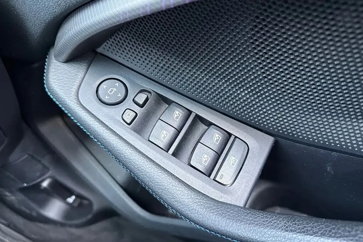 2022-bmw-2-series-15-218i-sport-lcp-coupe-4d-dct-big-41