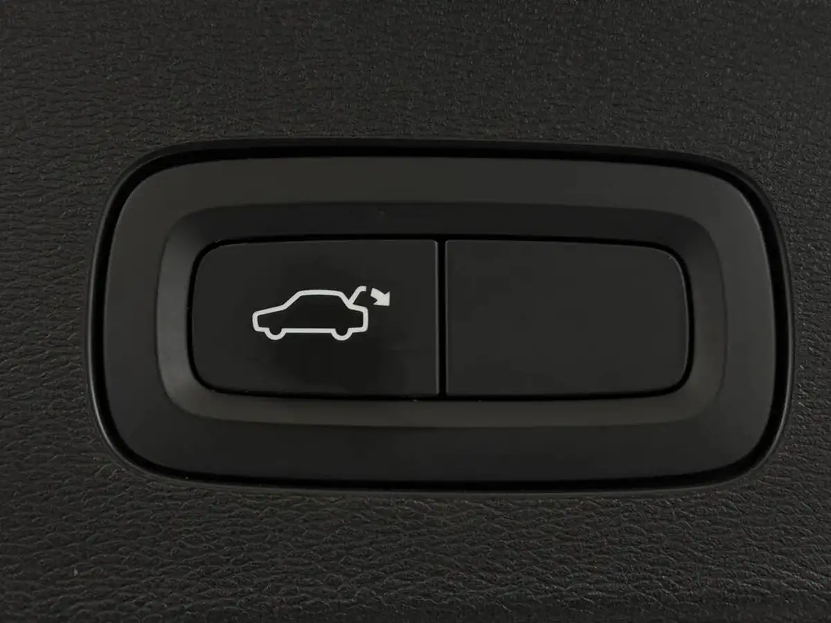 2020-volvo-v60-20td-d4-momentum-plus-geartronic-big-17