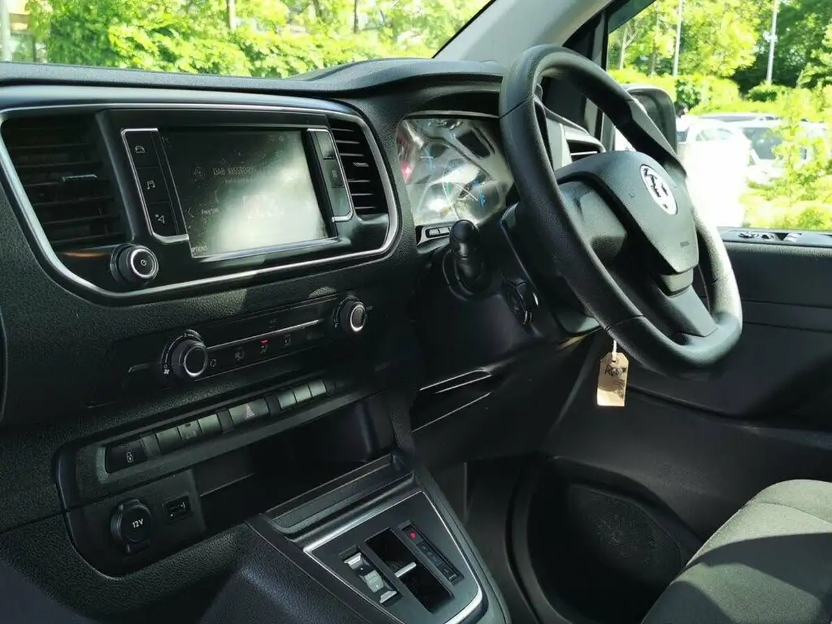 2023-vauxhall-vivaro-e-3100-75kwh-l1h1-prime-panel-van-big-7