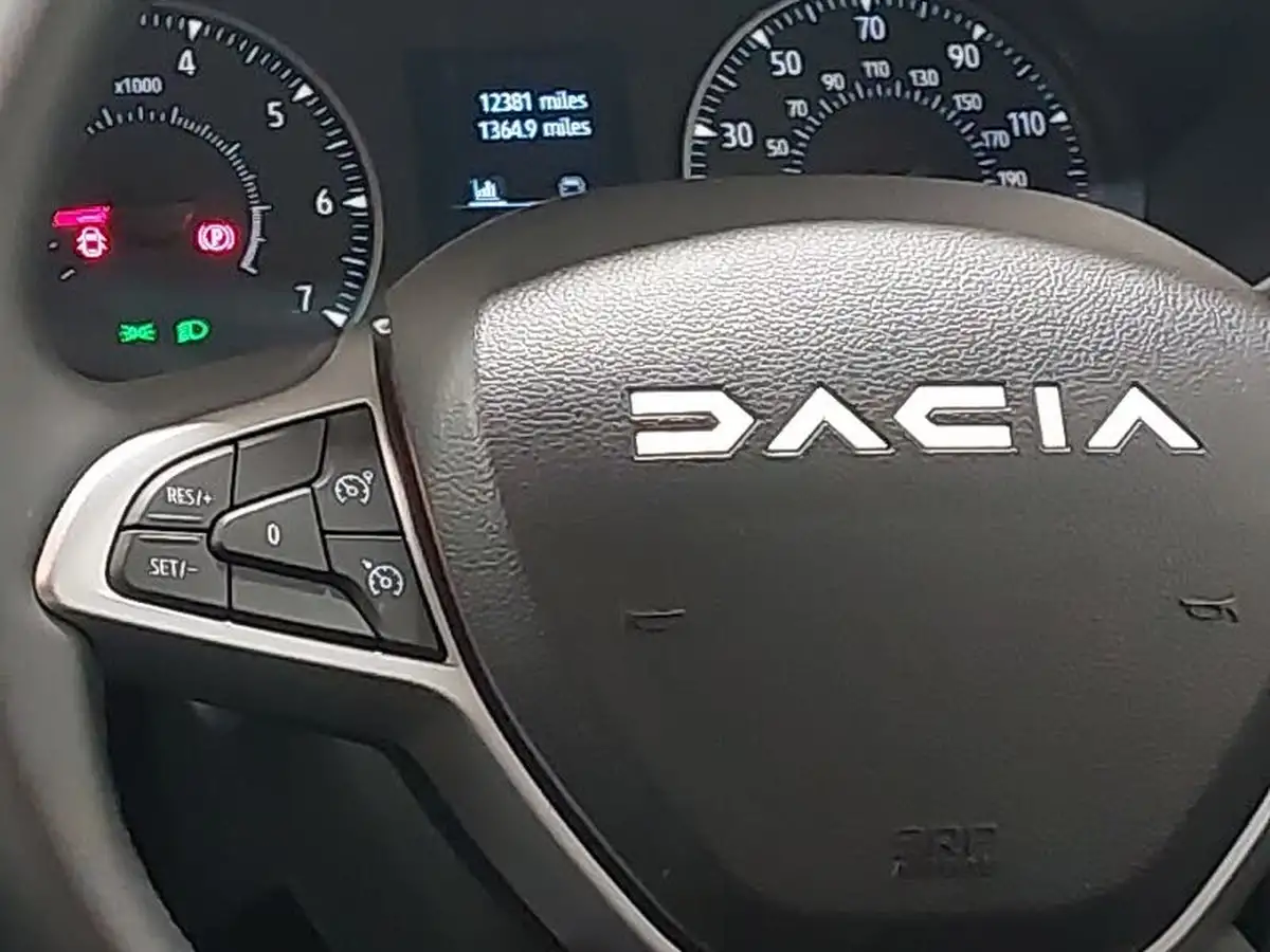 2024-dacia-sandero-stepway-10-tce-extreme-90bhp-big-9