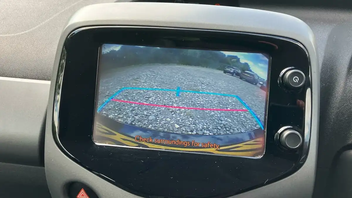 2019-toyota-aygo-10-vvt-i-x-play-tss-x-shift-big-19