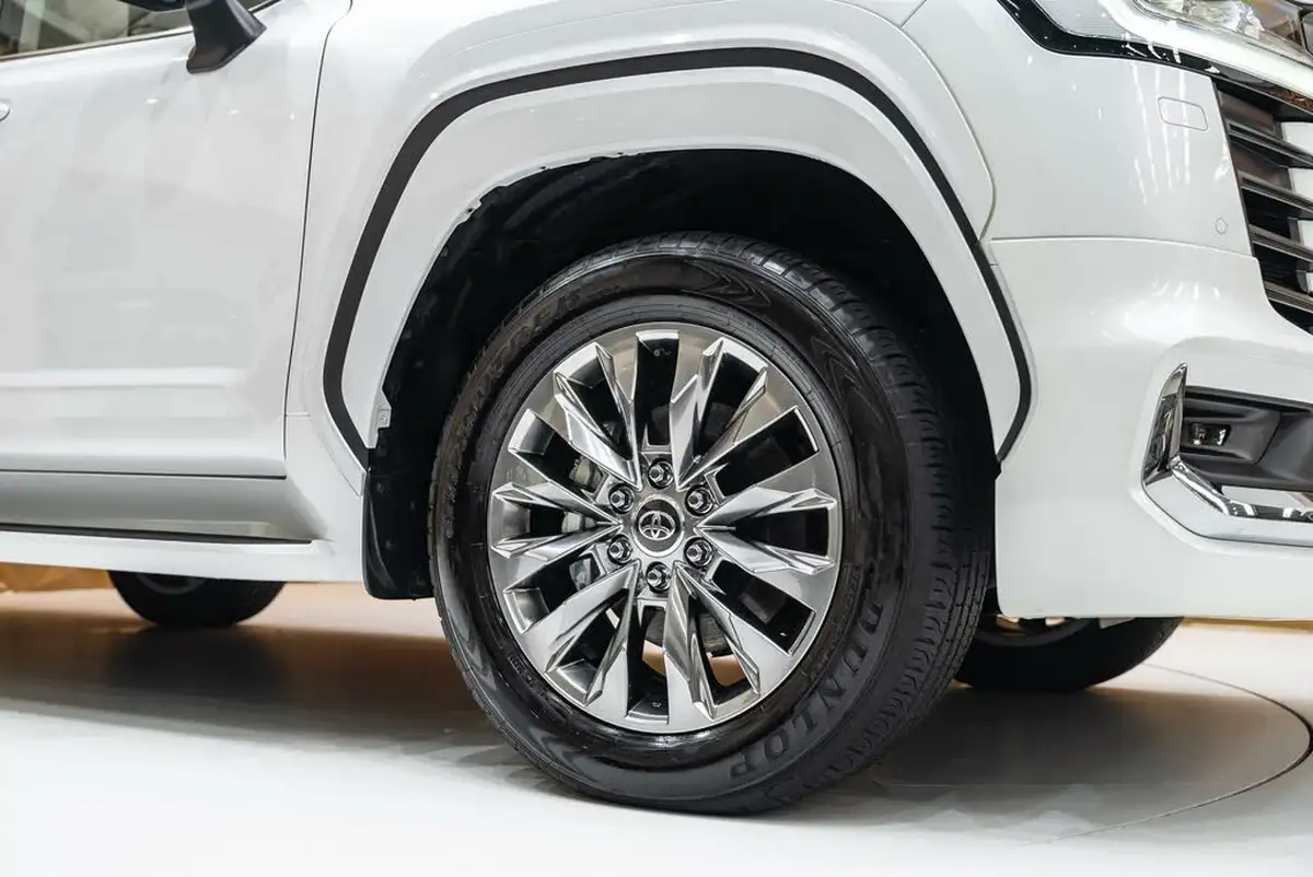 2024-toyota-land-cruiser-big-25
