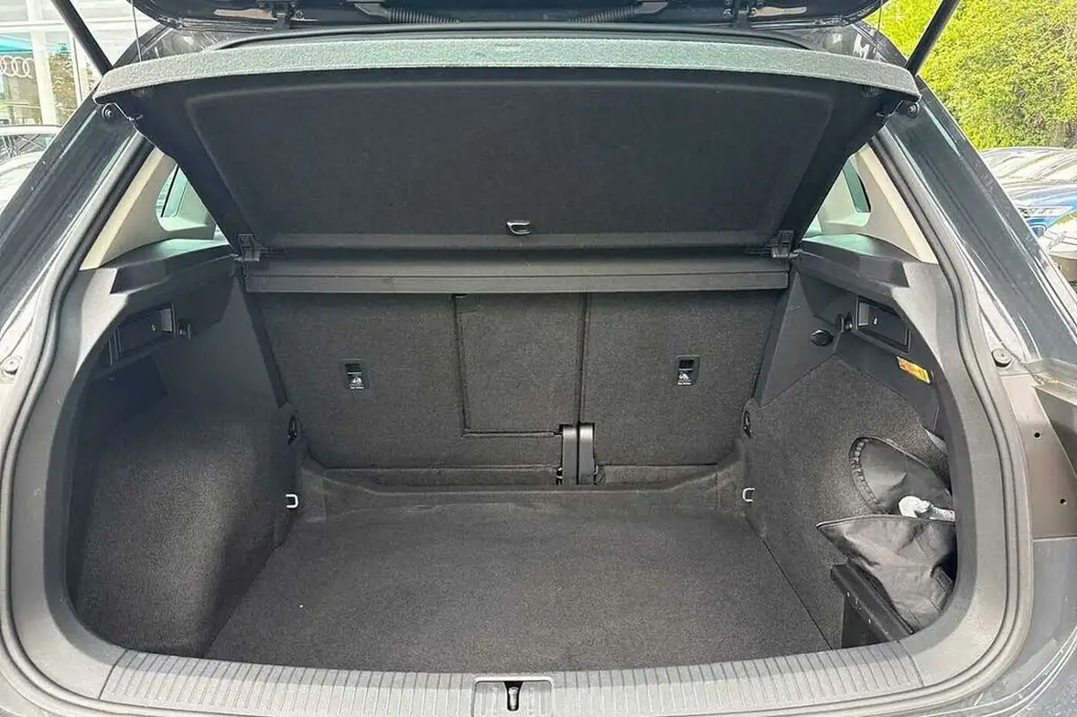 2021-volkswagen-tiguan-15-tsi-life-150ps-dsg-big-10