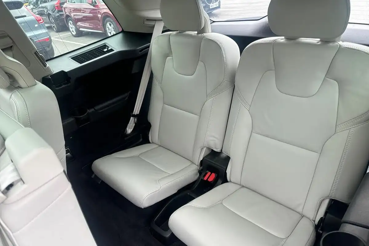 2024-volvo-xc90-20-t8-ultimate-dark-big-39