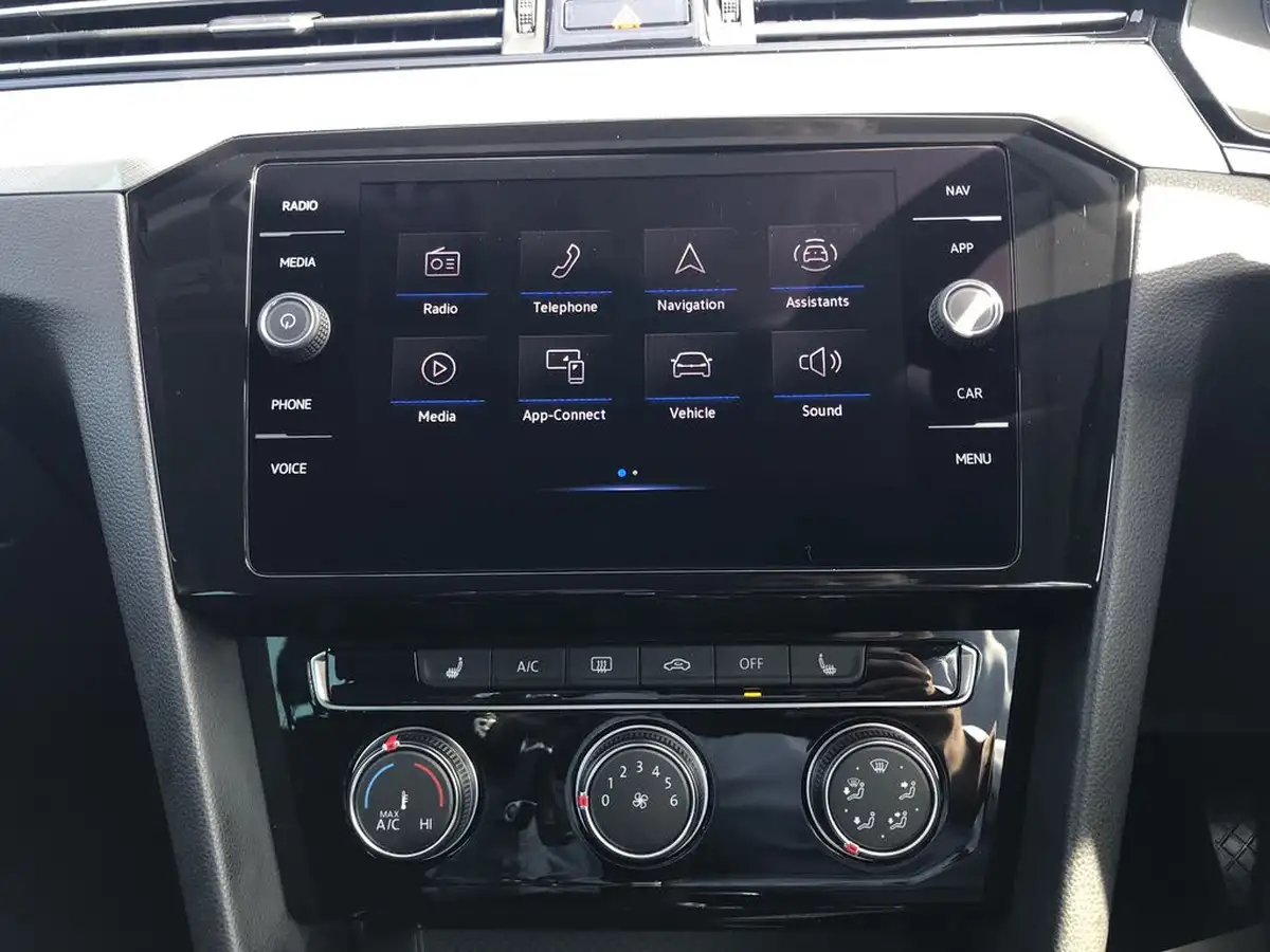 2021-volkswagen-passat-15-tsi-sel-estate-5d-dsg-big-15