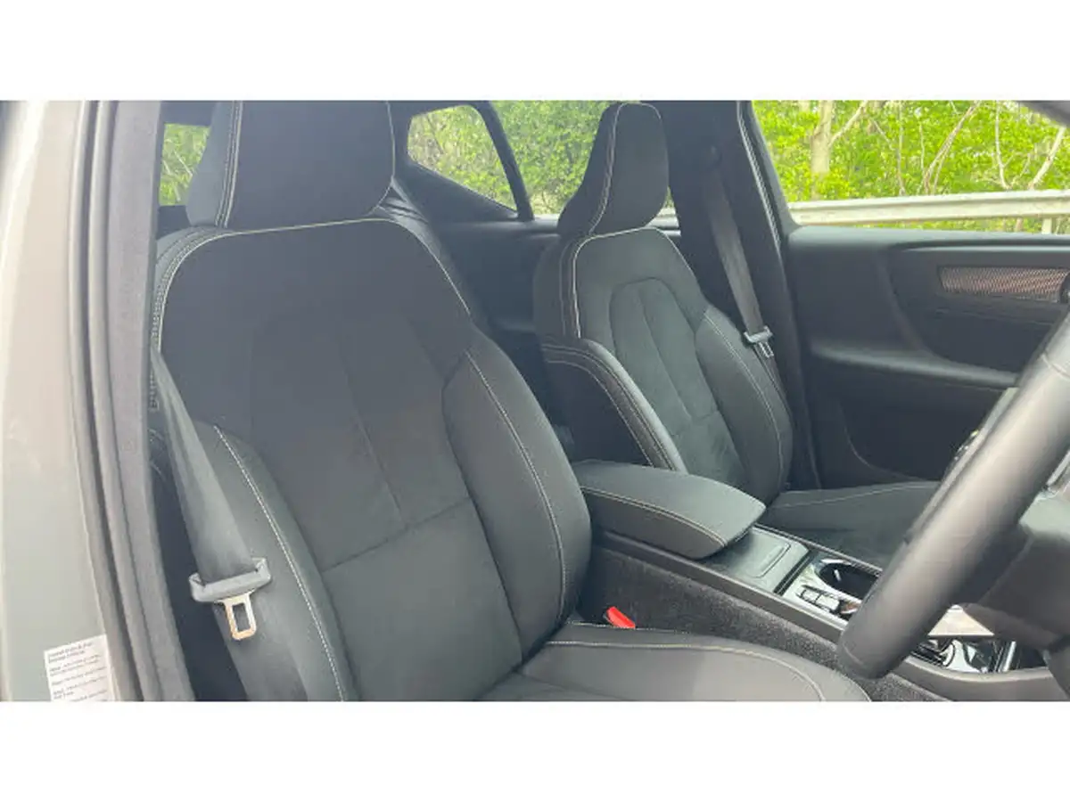 2024-volvo-xc40-20-b3-plus-big-8