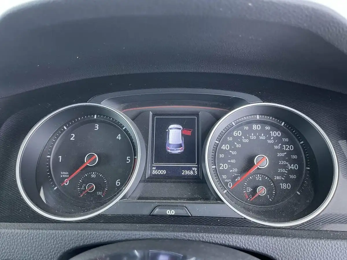2014-volkswagen-golf-20tdi-gtd-bmt-3d-big-36