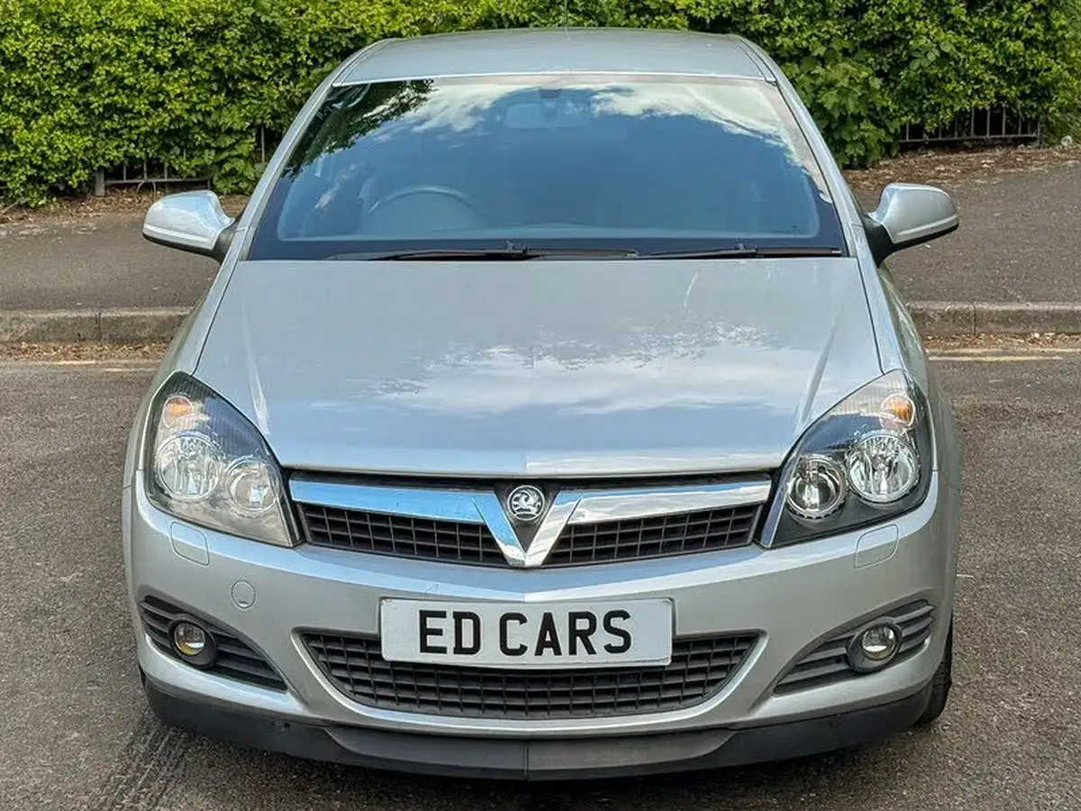 2011-vauxhall-astra-16-sri-16v-vvt-sport-hatch-3d-big-14