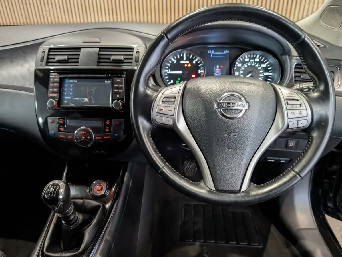 2014-nissan-pulsar-15dci-tekna-big-23