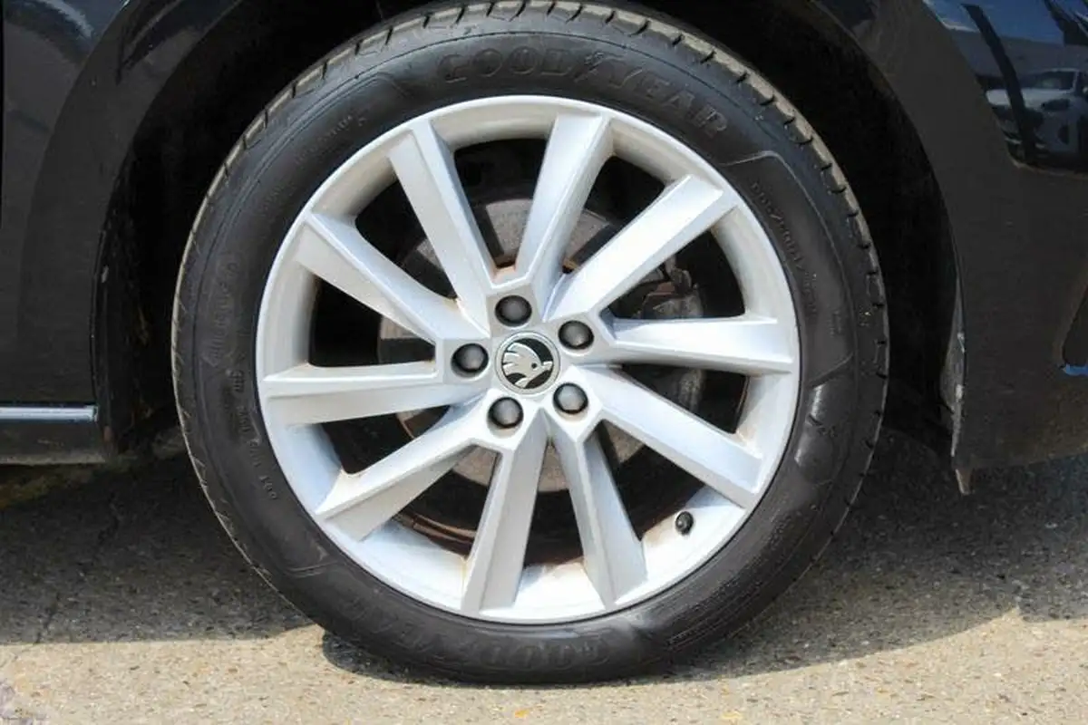 2019-skoda-scala-10-tsi-se-116ps-big-12