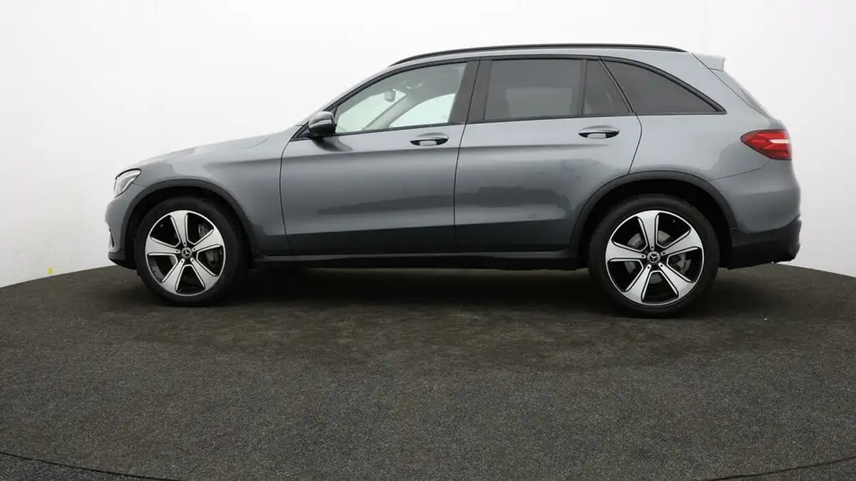 2018-mercedes-benz-glc-class-21d-glc220d-urban-edition-big-69