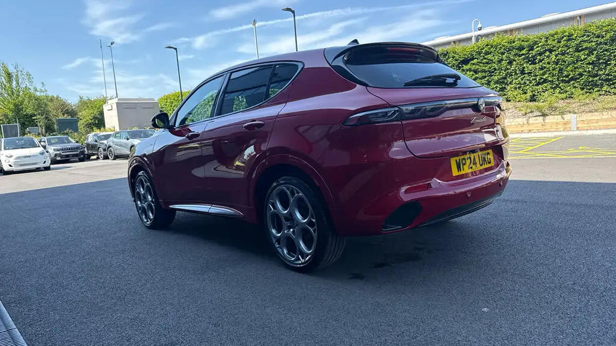2024-alfa-romeo-tonale-15-tributo-italiano-big-4
