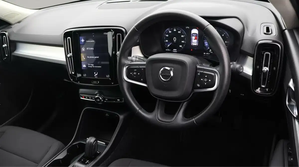 2020-volvo-xc40-20td-d3-momentum-geartronic-big-8
