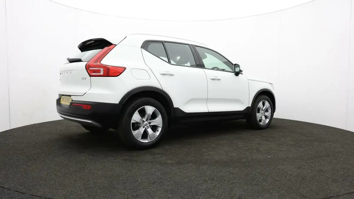 2020-volvo-xc40-20td-d3-momentum-geartronic-big-32