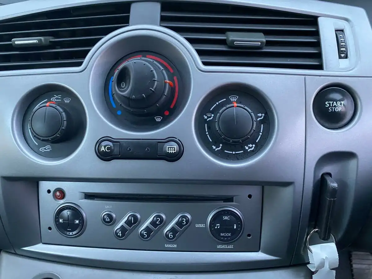 2008-renault-scenic-16-dynamique-big-27