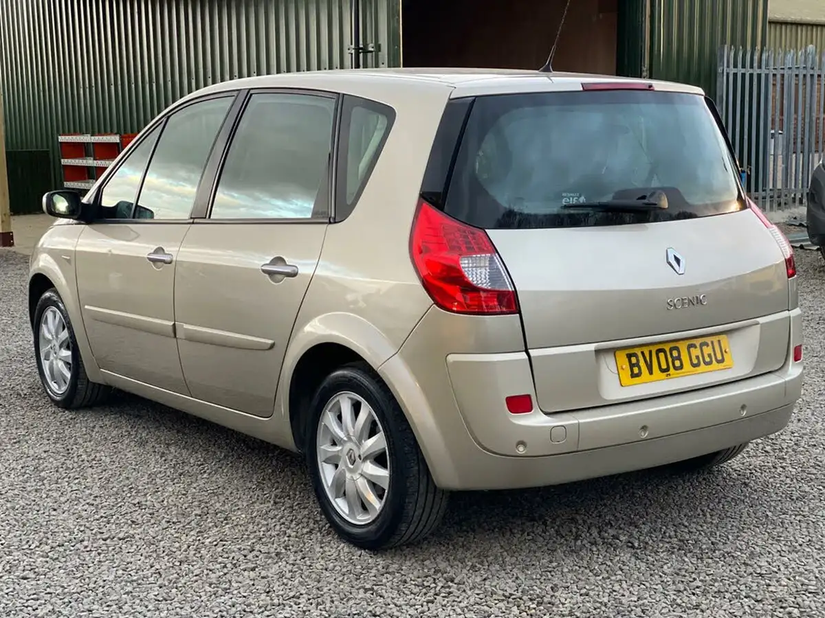 2008-renault-scenic-16-dynamique-big-3