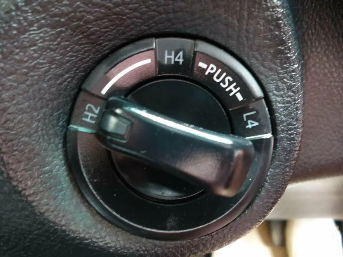 2021-toyota-hi-lux-24d-4d-icon-150hpeu6dt-e-auto-big-52