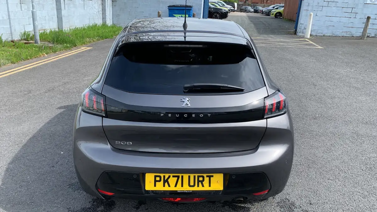 2021-peugeot-208-12-puretech-allure-100bhp-big-42