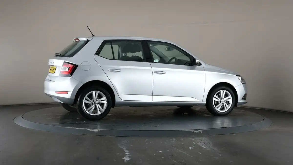 2019-skoda-fabia-10-mpi-se-60ps-hatchback-big-60