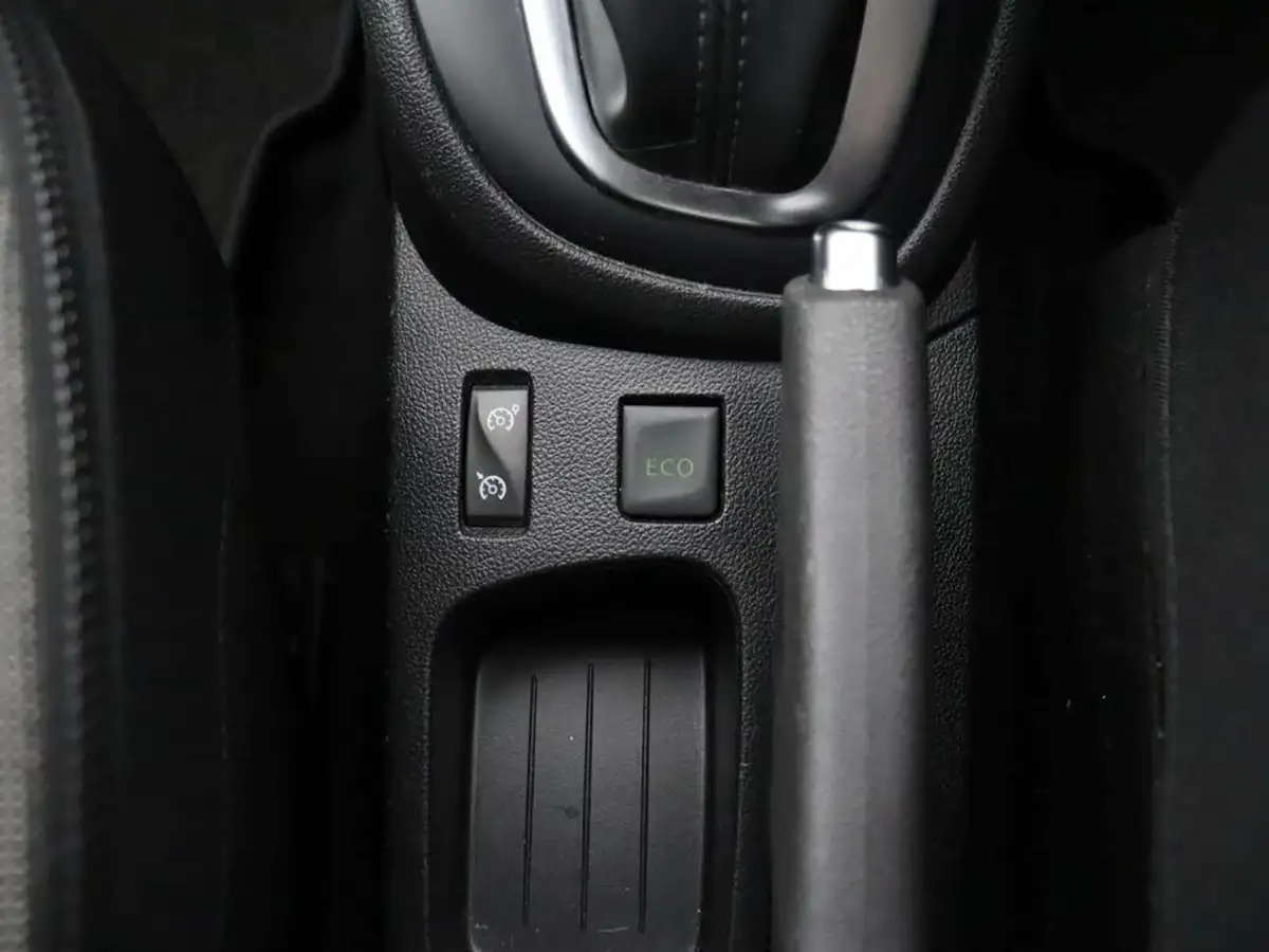 2017-renault-captur-12-tce-dynamique-nav-energy-ss-edc-auto-big-38