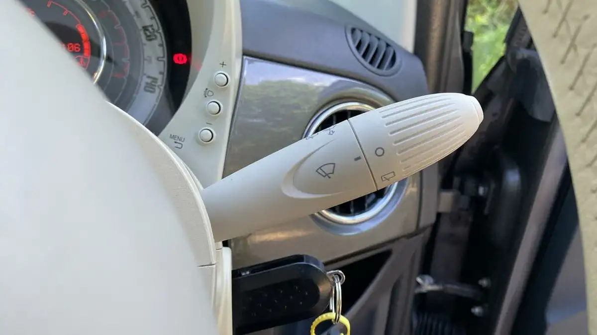 2017-fiat-500-12-lounge-big-37