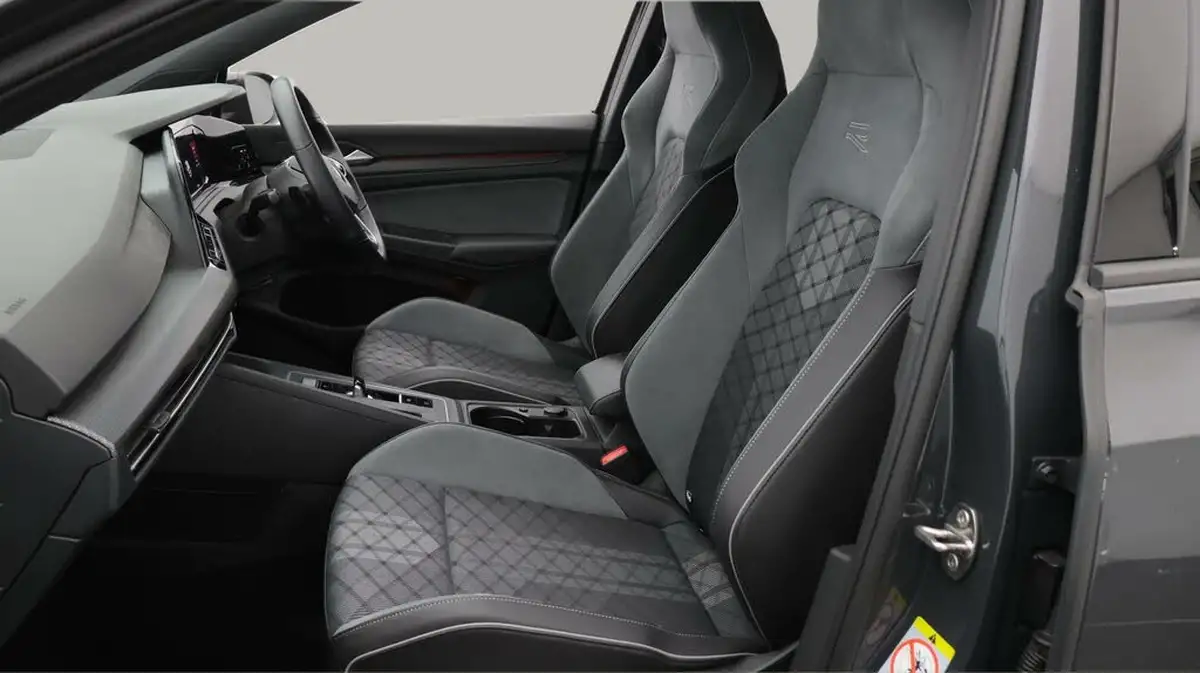 2022-volkswagen-golf-15-etsi-r-line-150ps-hatchback-big-14