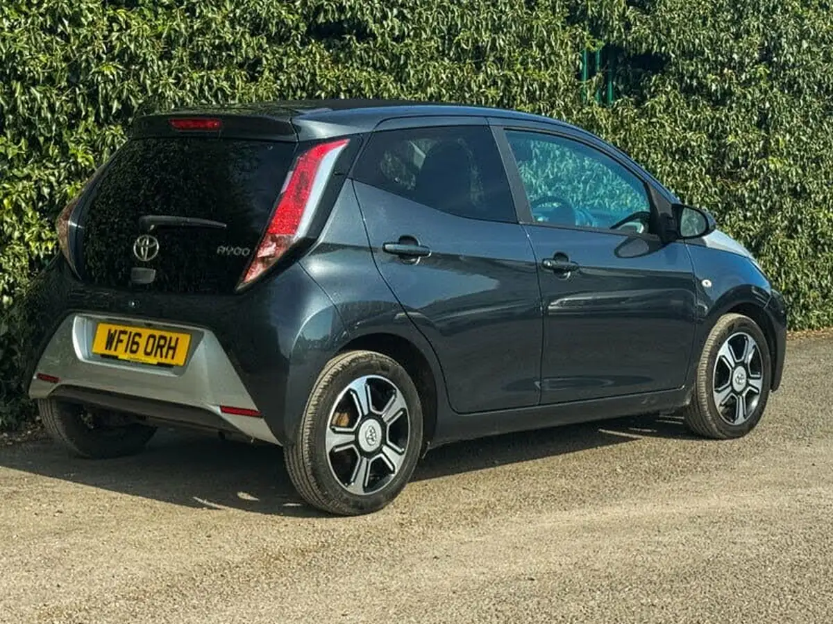 2016-toyota-aygo-10-vvt-i-x-clusiv-5d-big-2