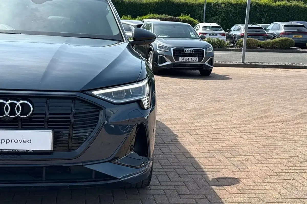 2023-audi-e-tron-55e-black-edition-sportback-big-30