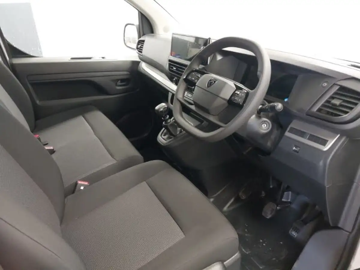 2024-peugeot-expert-15-bluehdi-professional-long-big-2