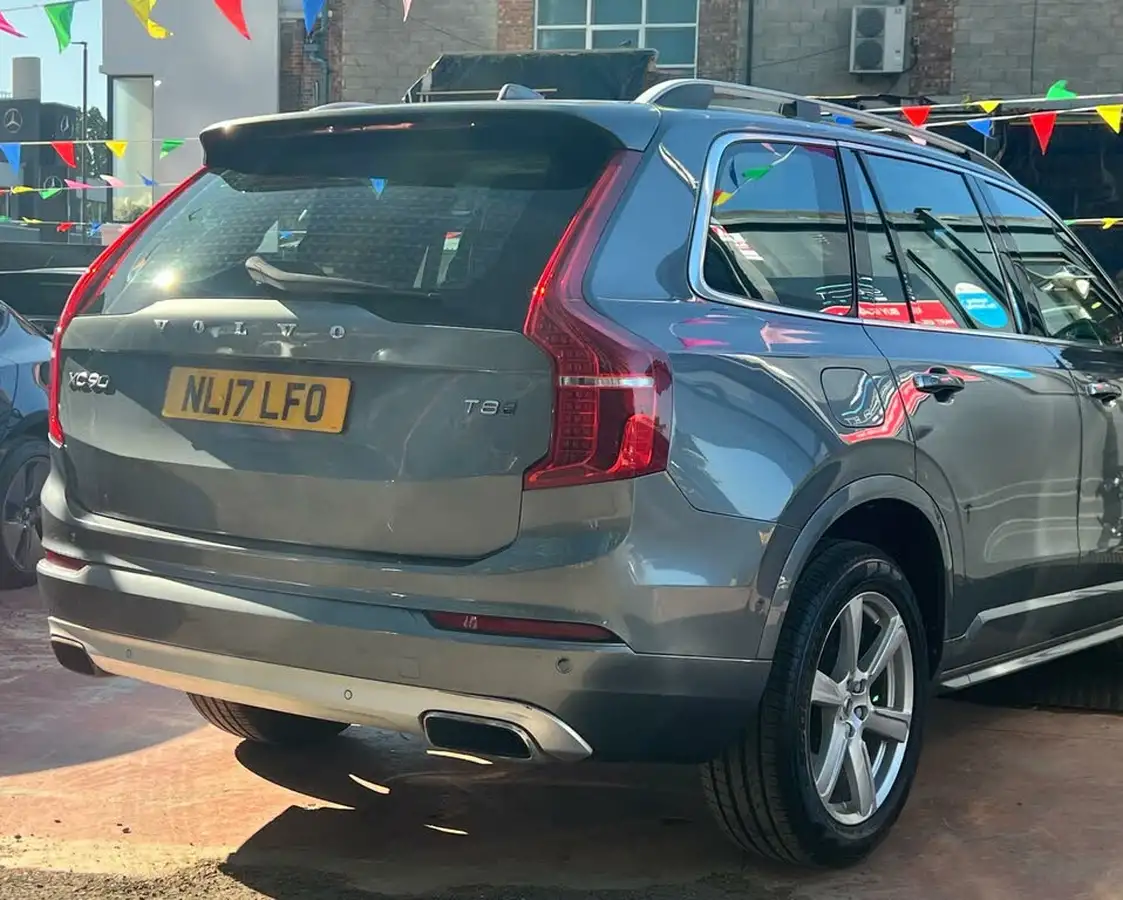 2017-volvo-xc90-20-t8-momentum-momentum-hybrid-auto-big-9