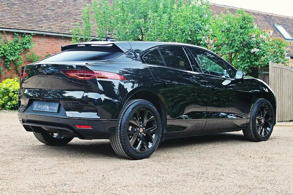 2023-jaguar-i-pace-ev400-hse-black-big-6