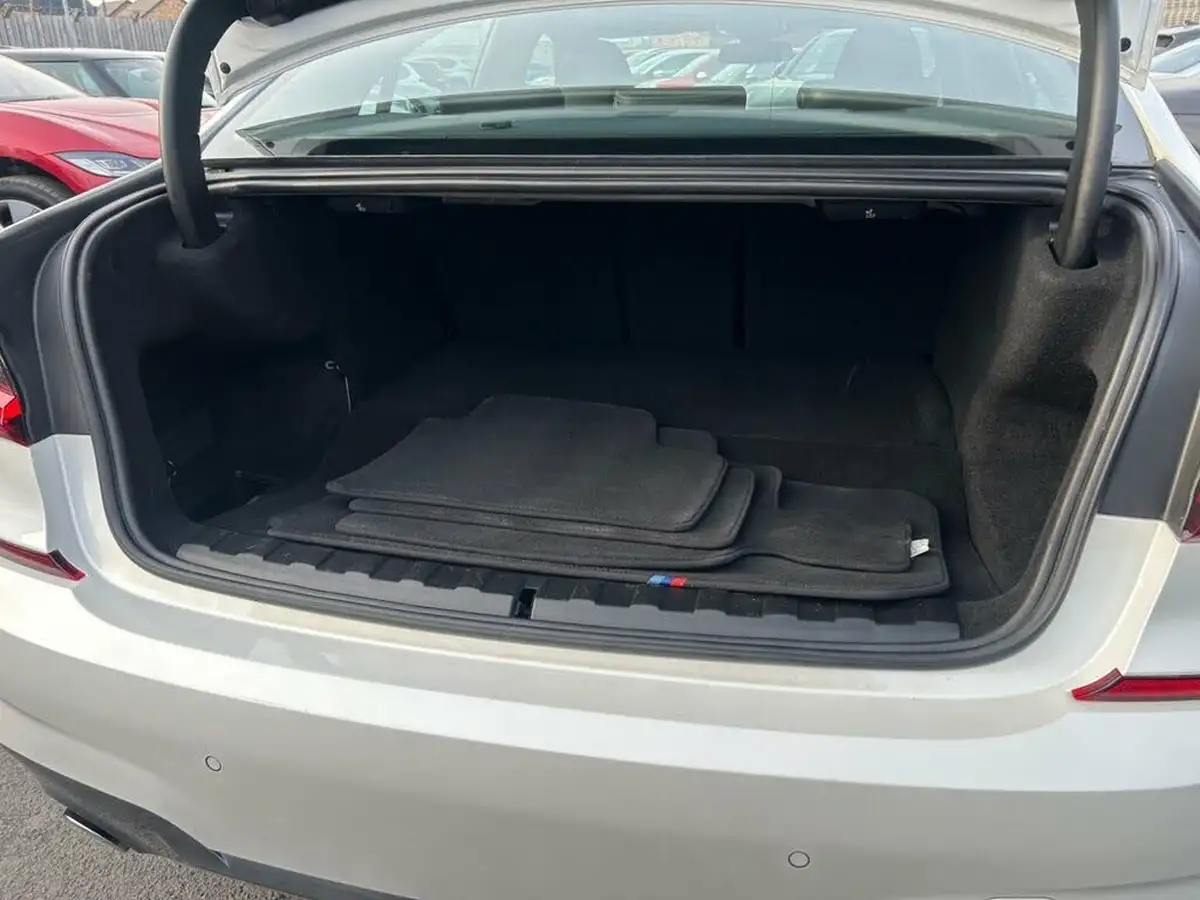 2019-bmw-3-series-20-330e-m-sport-plus-pack-big-24