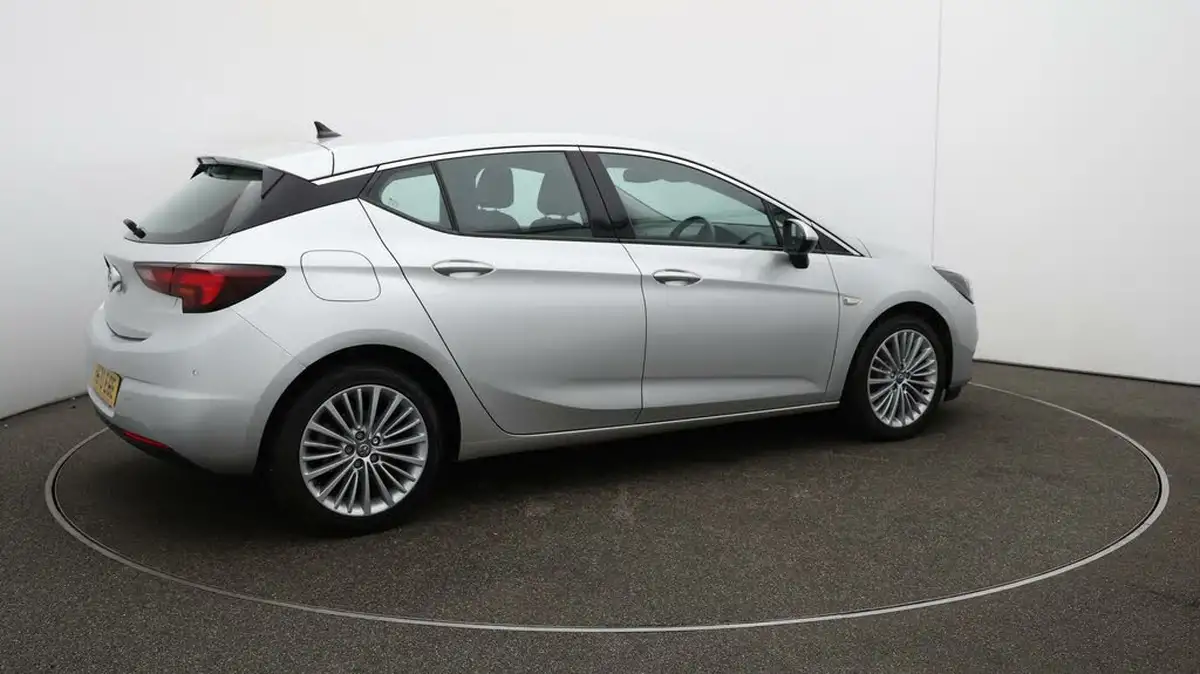 2020-vauxhall-astra-12-turbo-elite-nav-premium-big-50