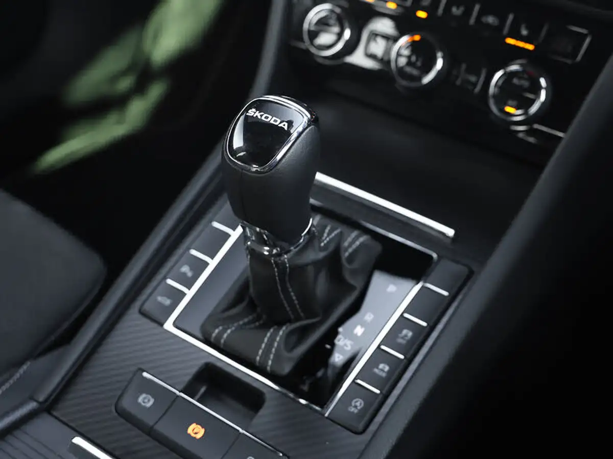 2023-skoda-superb-20-tsi-sportline-plus-190ps-hatchback-big-11