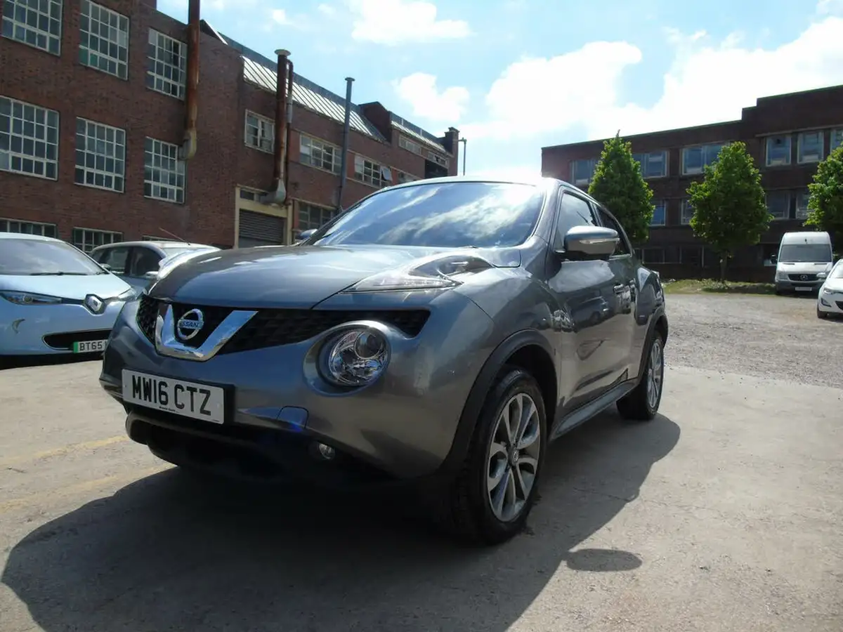 2016-nissan-juke-16-tekna-117ps-1598cc-xtronic-cvt-big-0