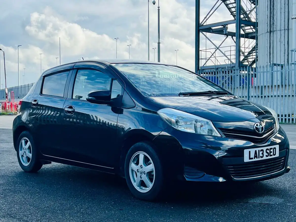 2013-toyota-yaris-133-tr-5d-m-drive-s-big-5