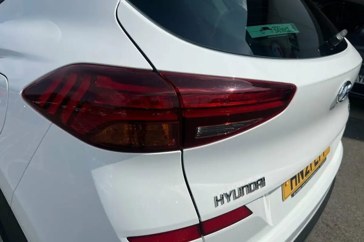 2021-hyundai-tucson-16crdi-se-nav-136ps-dct-big-24