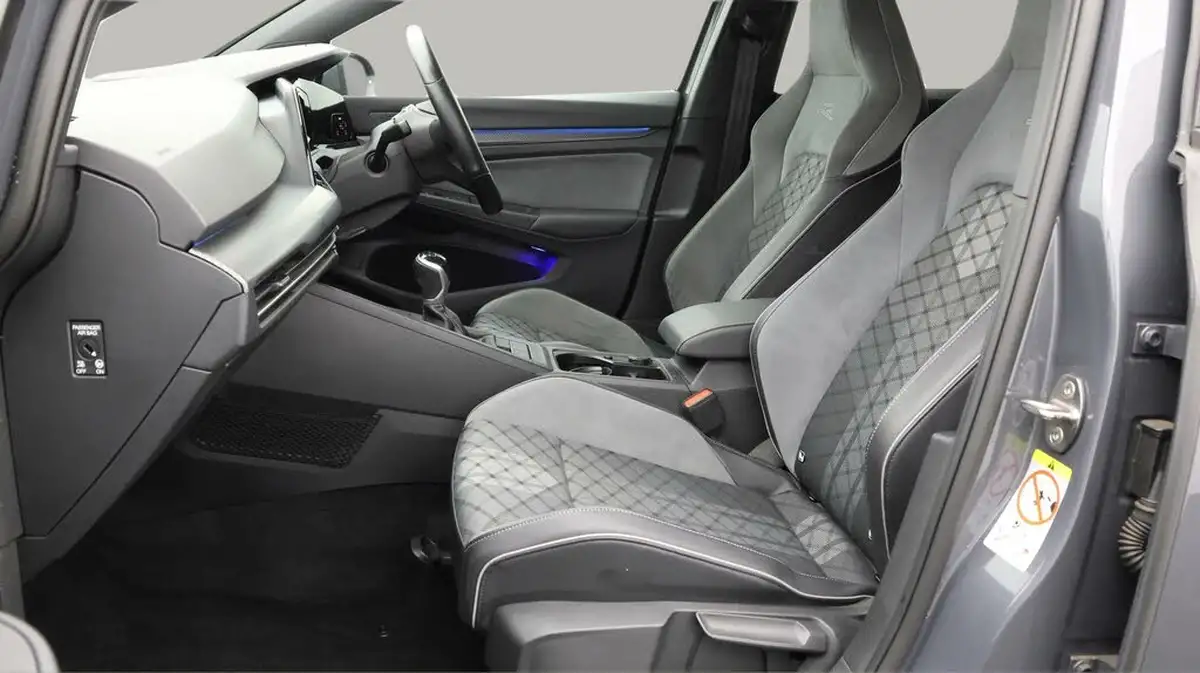 2022-volkswagen-golf-15-tsi-r-line-130ps-hatchback-big-13