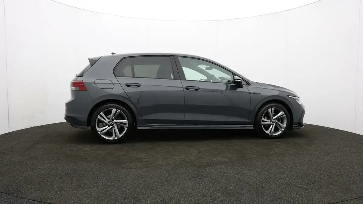 2022-volkswagen-golf-15-tsi-r-line-130ps-hatchback-big-37