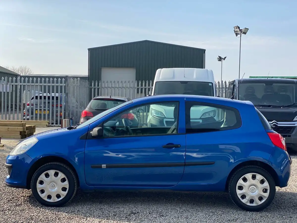 2008-renault-clio-12-extreme-16v-75bhp-3d-big-19