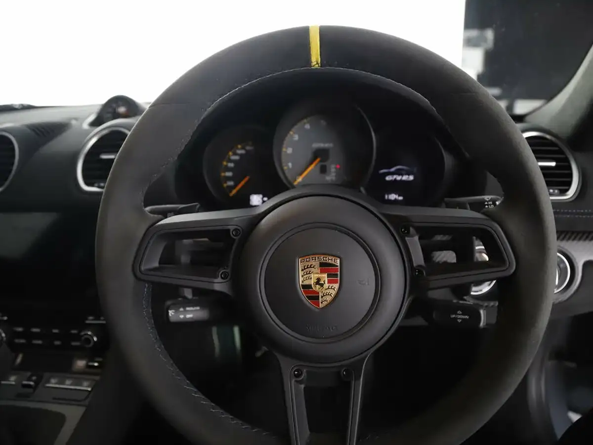 2024-porsche-cayman-718-40-cayman-gt4-rs-big-49
