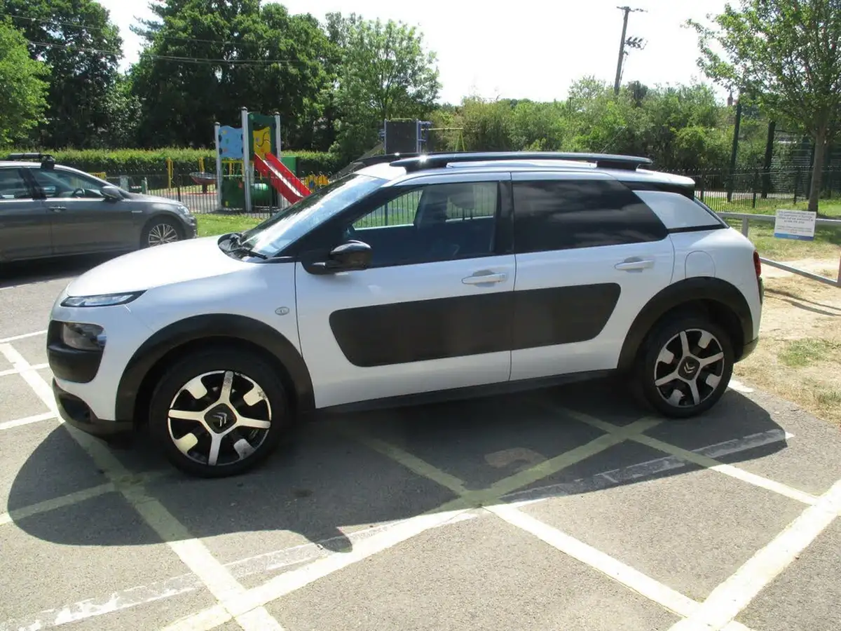 2016-citroen-c4-cactus-16bluehdi-flair-edition-big-19