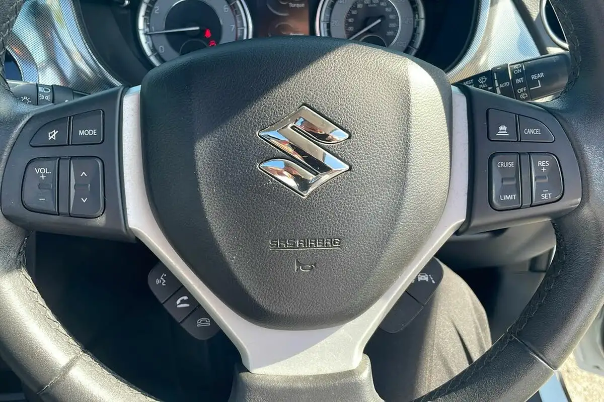2018-suzuki-vitara-14-boosterjet-sz5-allgrip-big-19