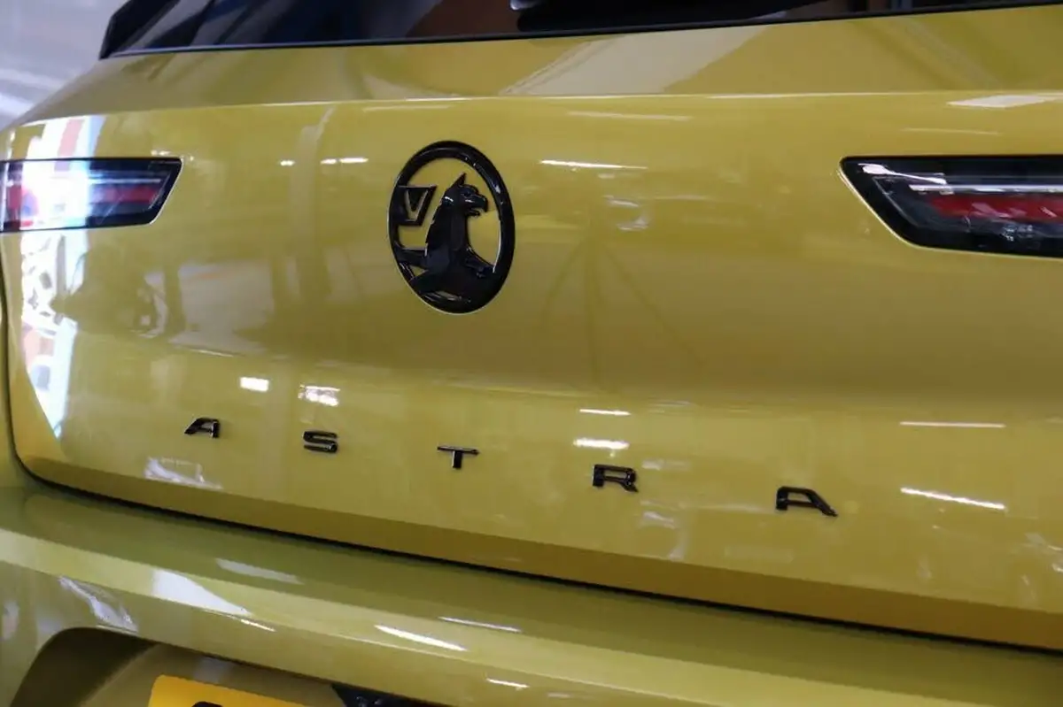 2022-vauxhall-astra-12-turbo-ultimate-auto-big-19