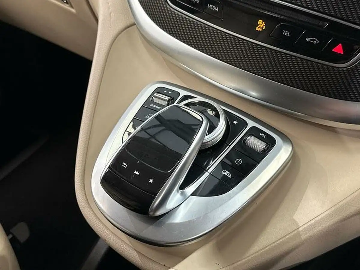 2016-mercedes-benz-v-class-21d-v220-bluetec-extra-long-sport-big-22