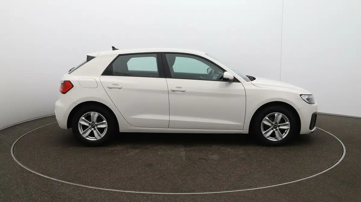 2022-audi-a1-10-25-tfsi-technik-big-48