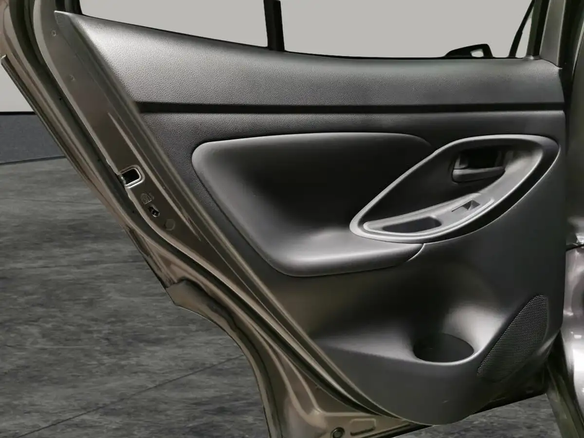 2023-toyota-yaris-cross-15-vvt-i-excel-awd-i-big-38